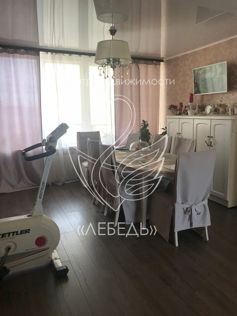 Продажа 4-комнатной квартиры, Советск, Гагарина улица,  д.4-35